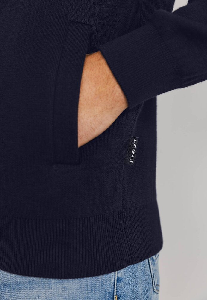 Gilet bleu foncé avec fermeture éclair à la pointe de la technologie