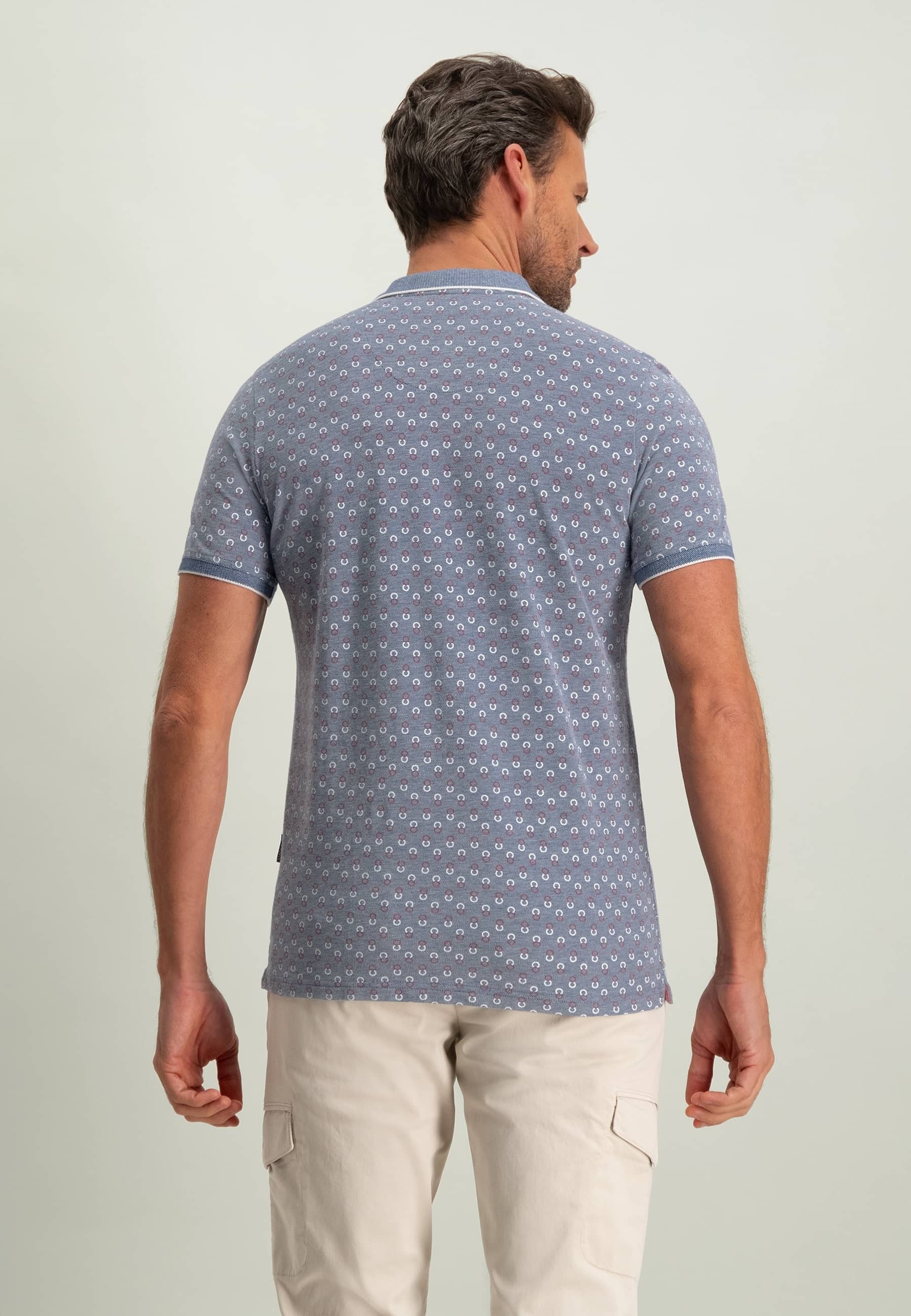 Polo gris avec imprimé de pointe