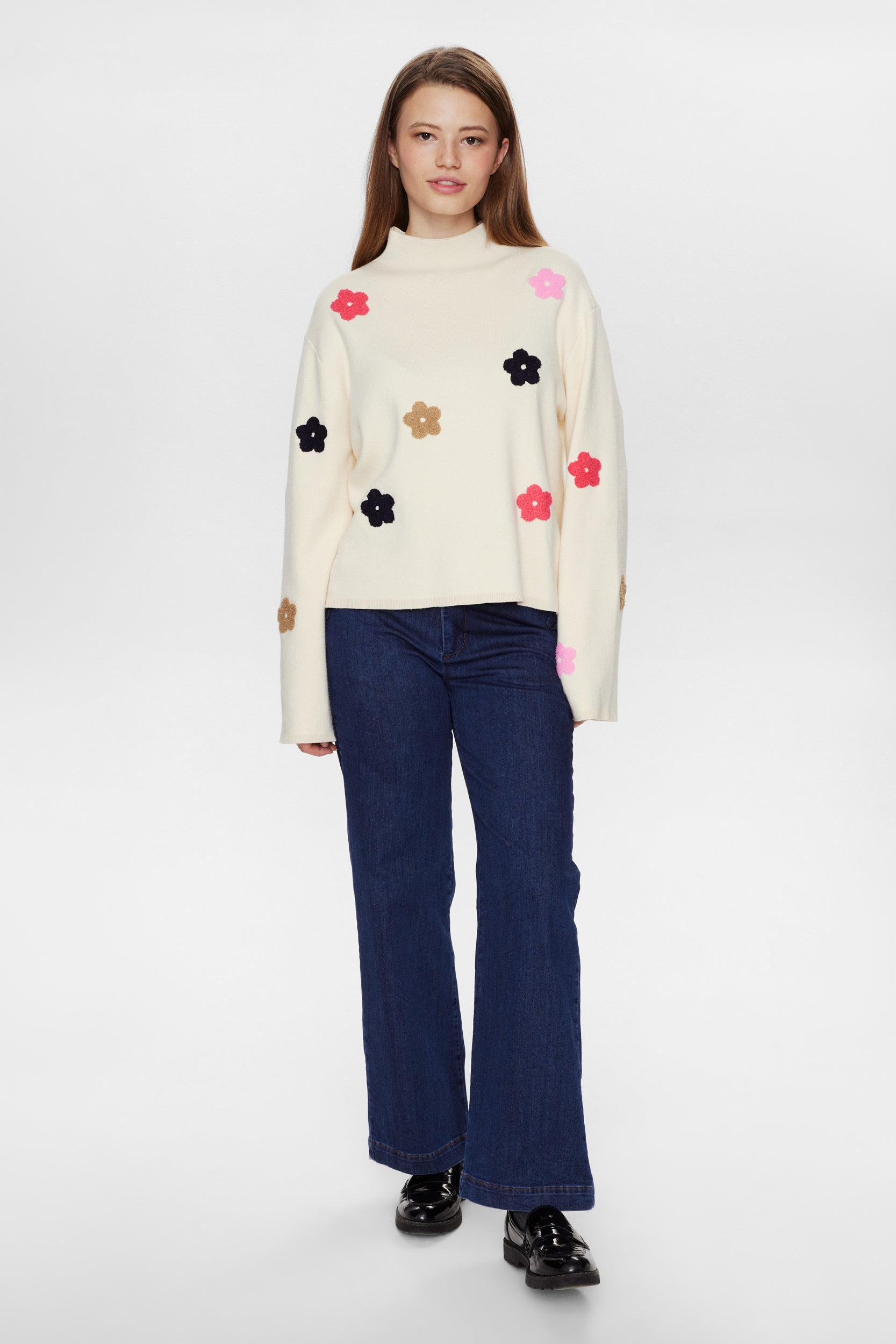 Ecru trui met bloemen Flow Numph