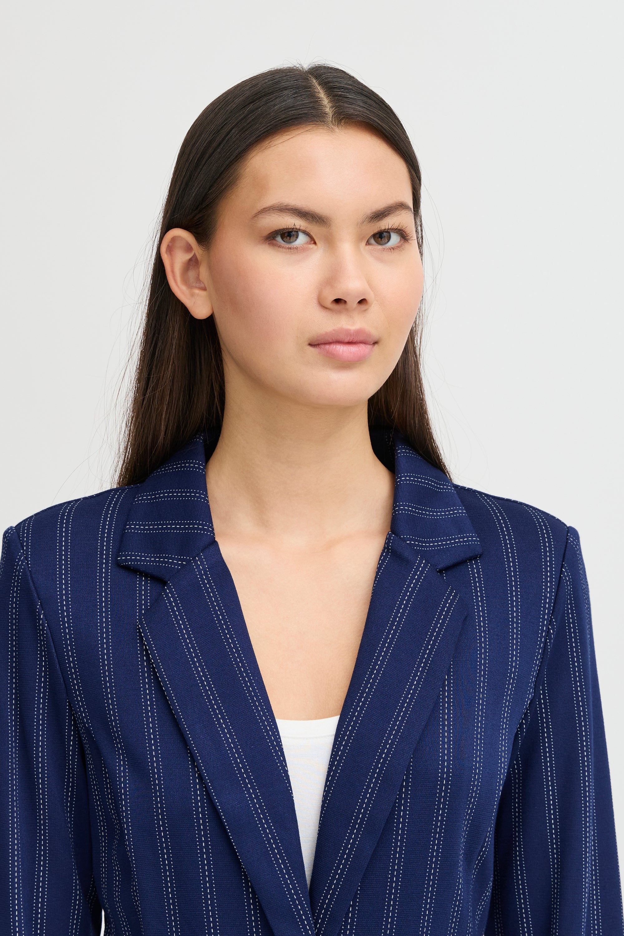 DSonkerblauwe blazer met krijtstreep Ruti Ichi
