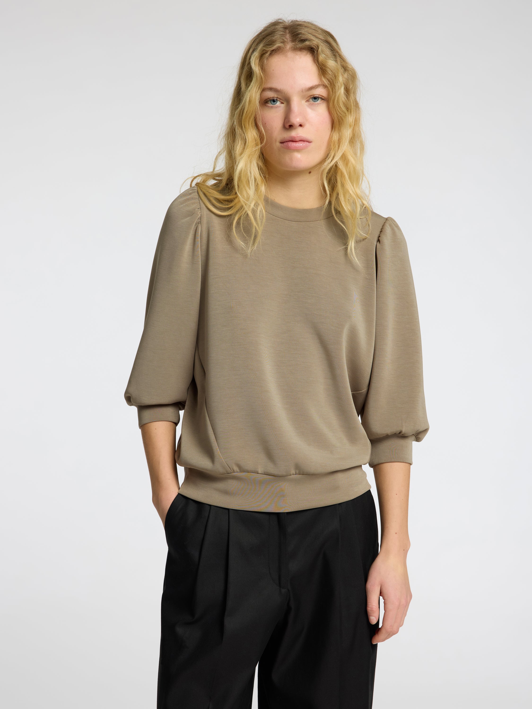 Kaki pull met pofmouwen Selected