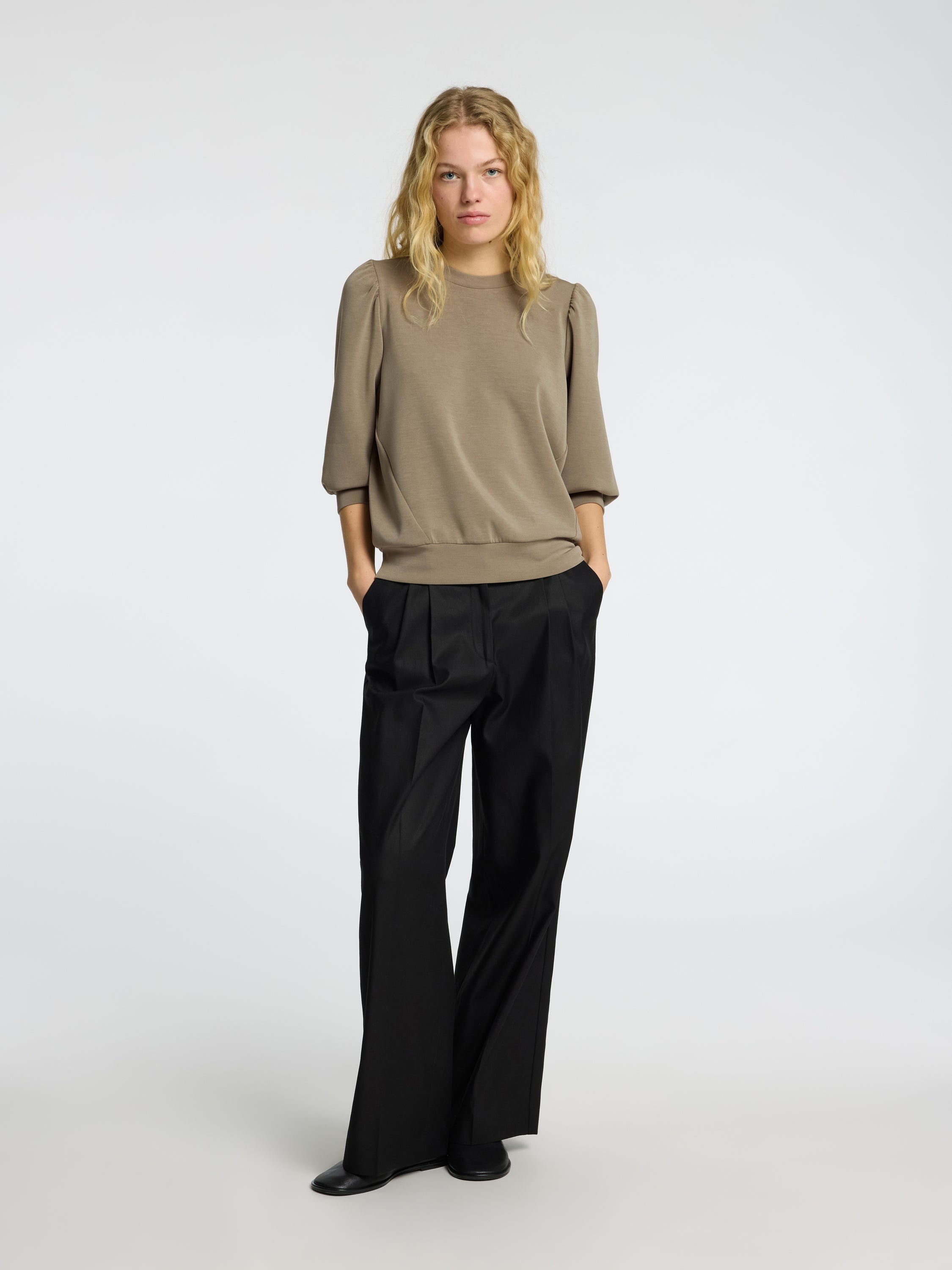 Kaki pull met pofmouwen Selected
