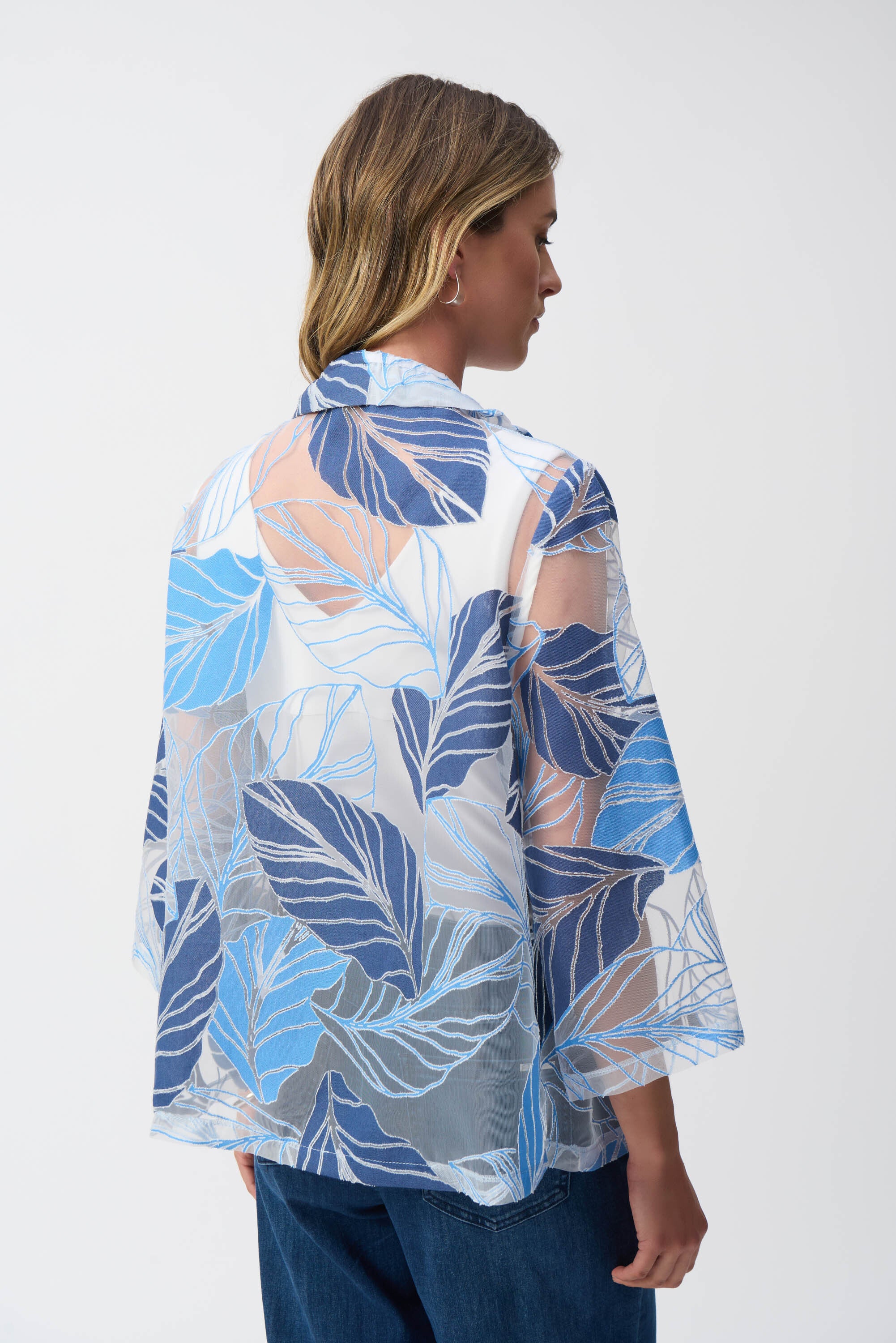 Chemisier bleu clair transparent à imprimé floral Joseph Ribkoff
