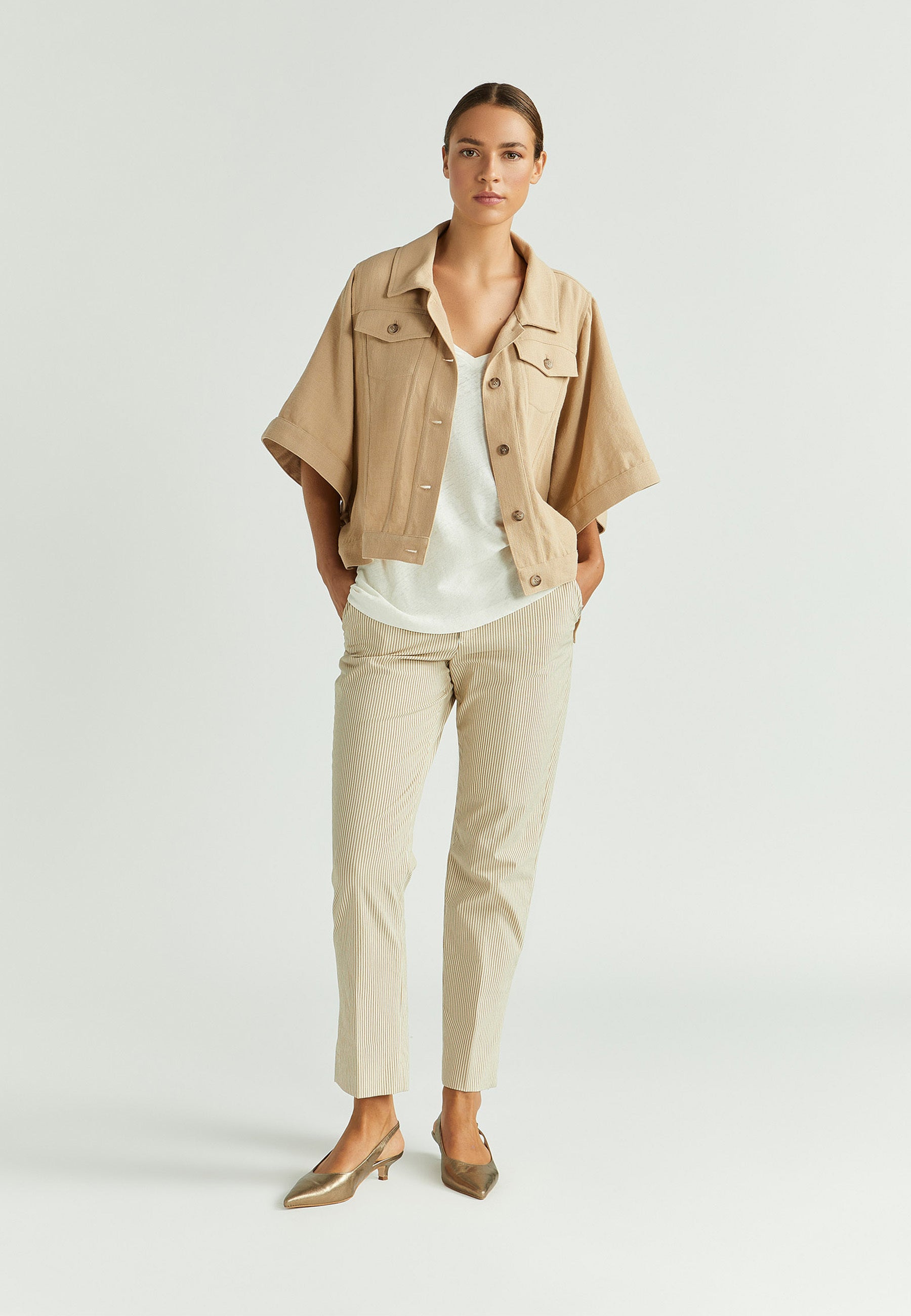 Beige vest met knoopsluiting Beria Xandres