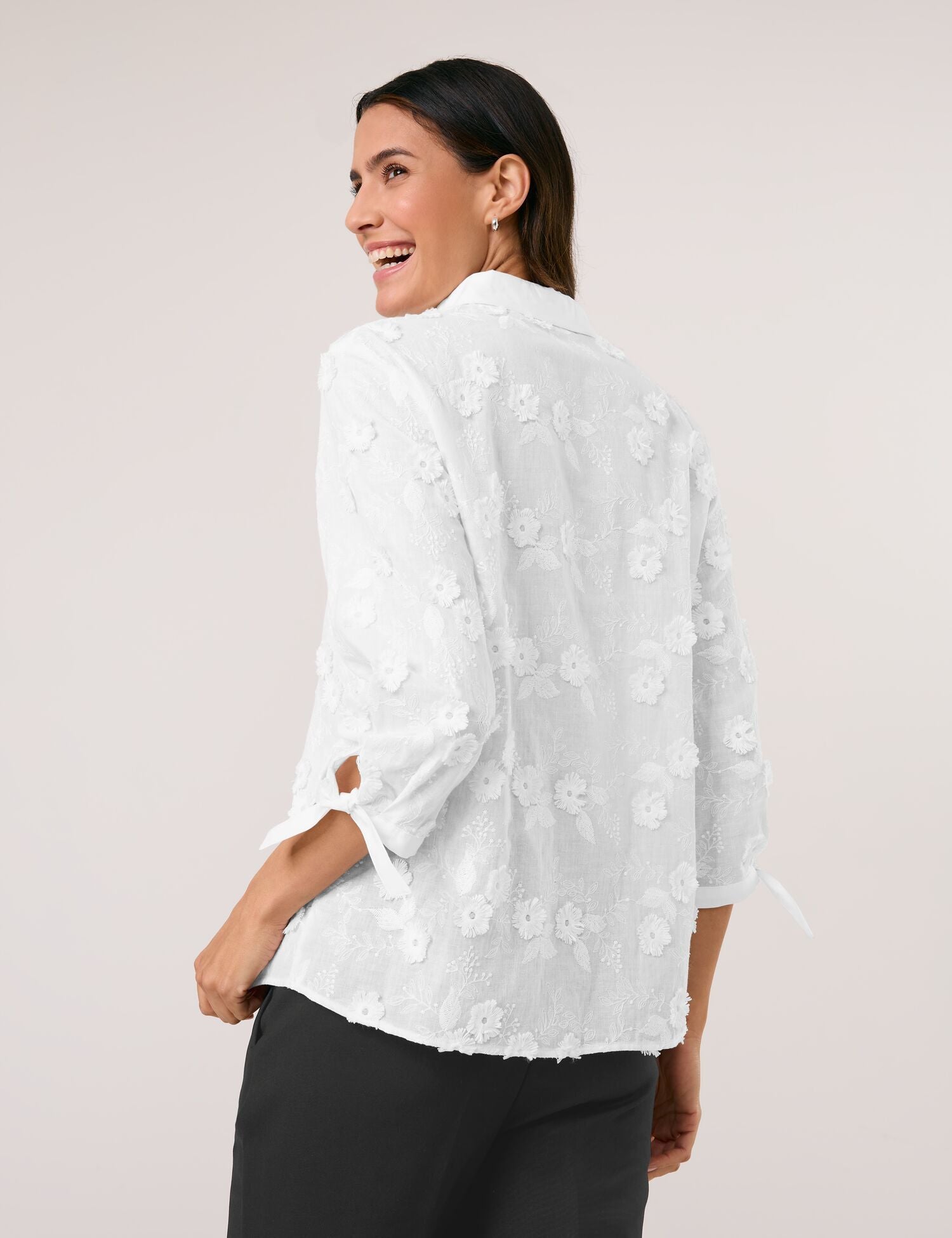 Witte bloes met geborduurde bloemendetails Gerry Weber