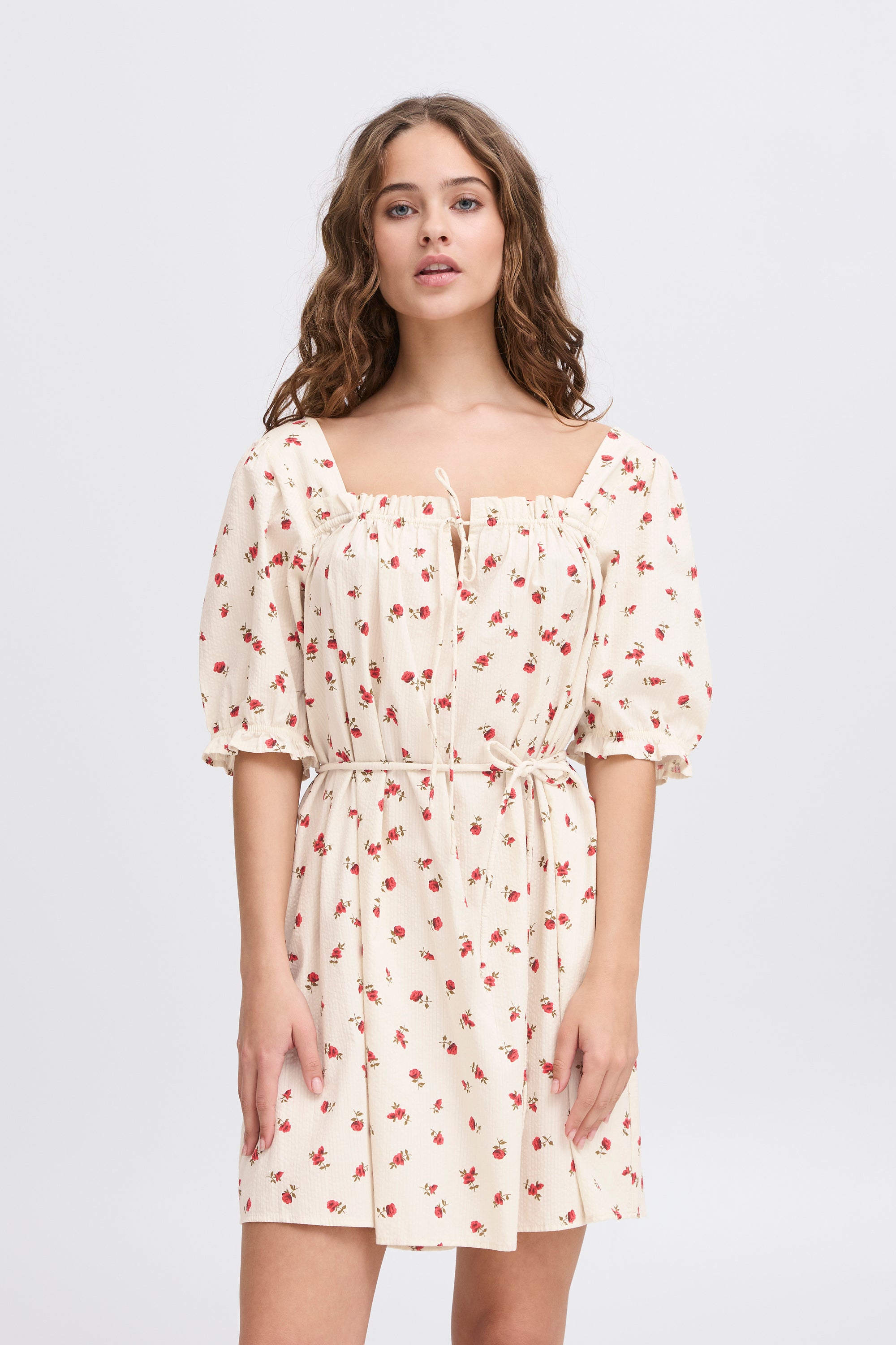 Robe beige à imprimé floral rouge Rosey Ichi