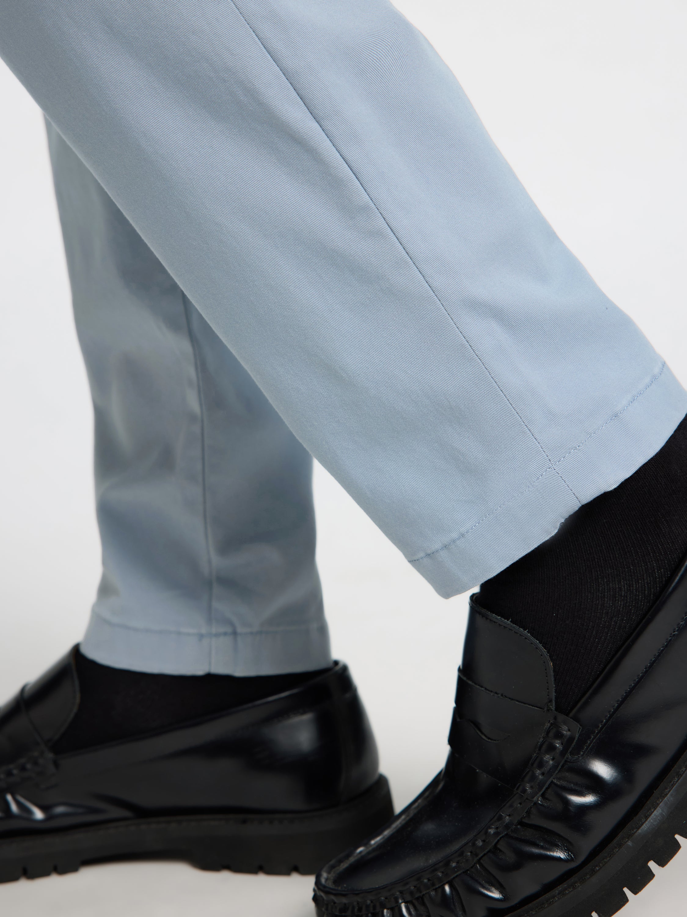 Chino gris slim fit sélectionné