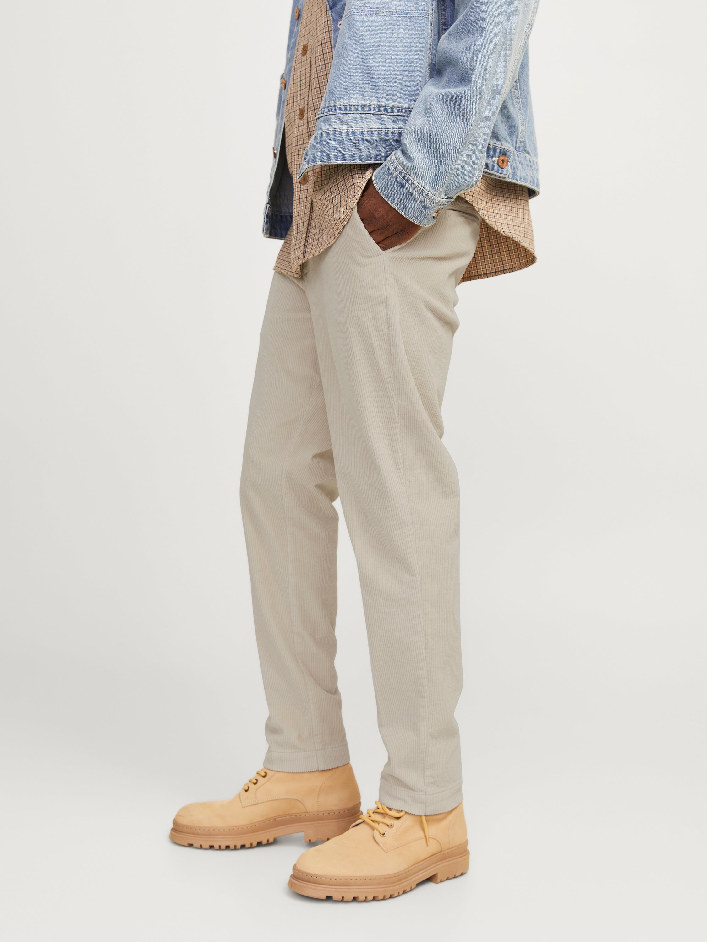 Creme kleurige broek in ribfluweel tapered fit  Jack&Jones