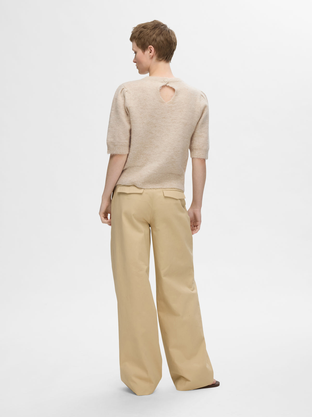 Beige pull met ronde hals en korte mouwen Selected